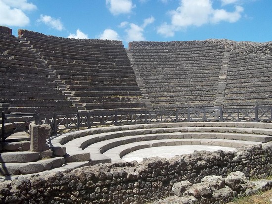 pozzuoli-amphitheatre